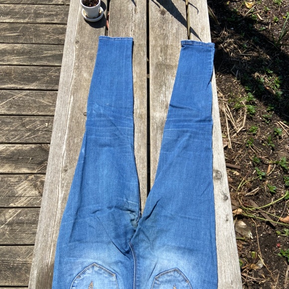 Skinny ripped jeans size 3, $35 - Picture 4 of 5